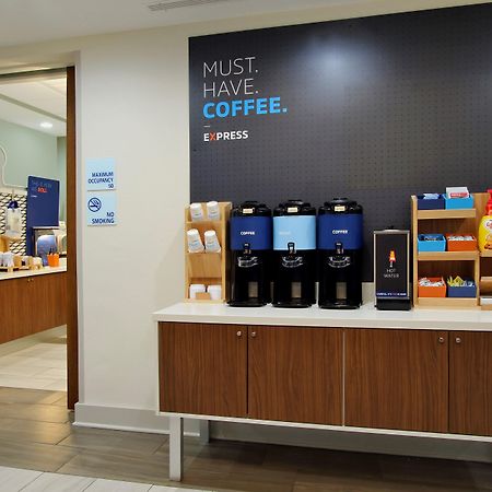 Holiday Inn Express Morgantown By Ihg Экстерьер фото