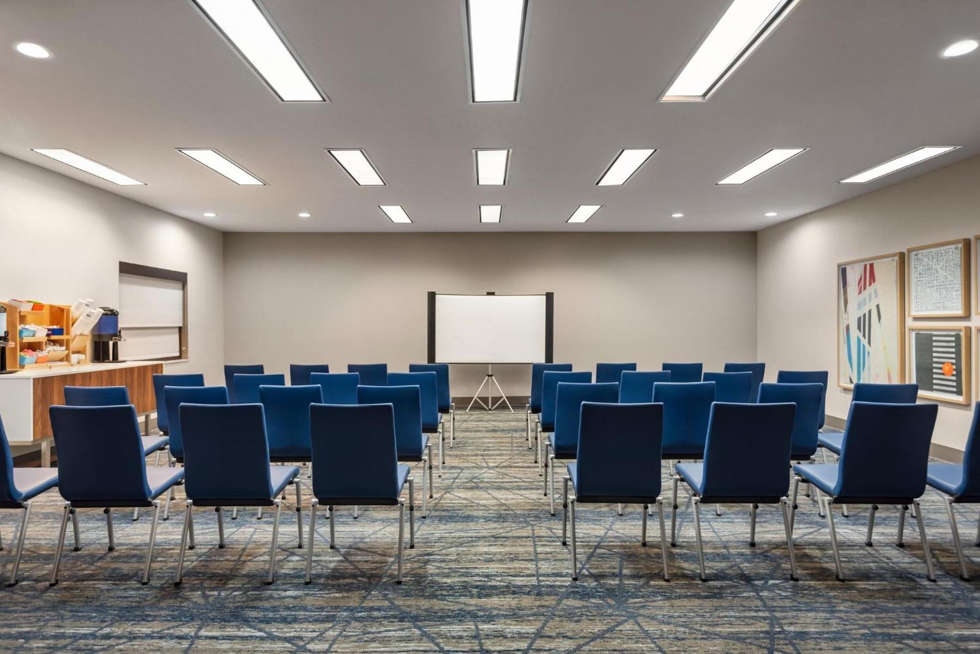 Holiday Inn Express Morgantown By Ihg Экстерьер фото